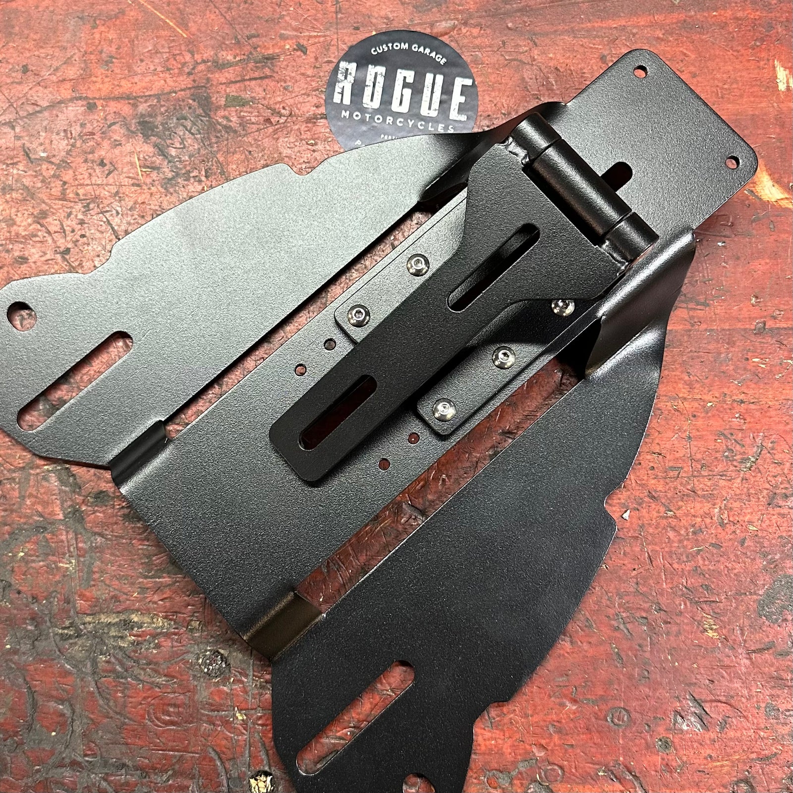 BMW R18 sprung bobber seat kit