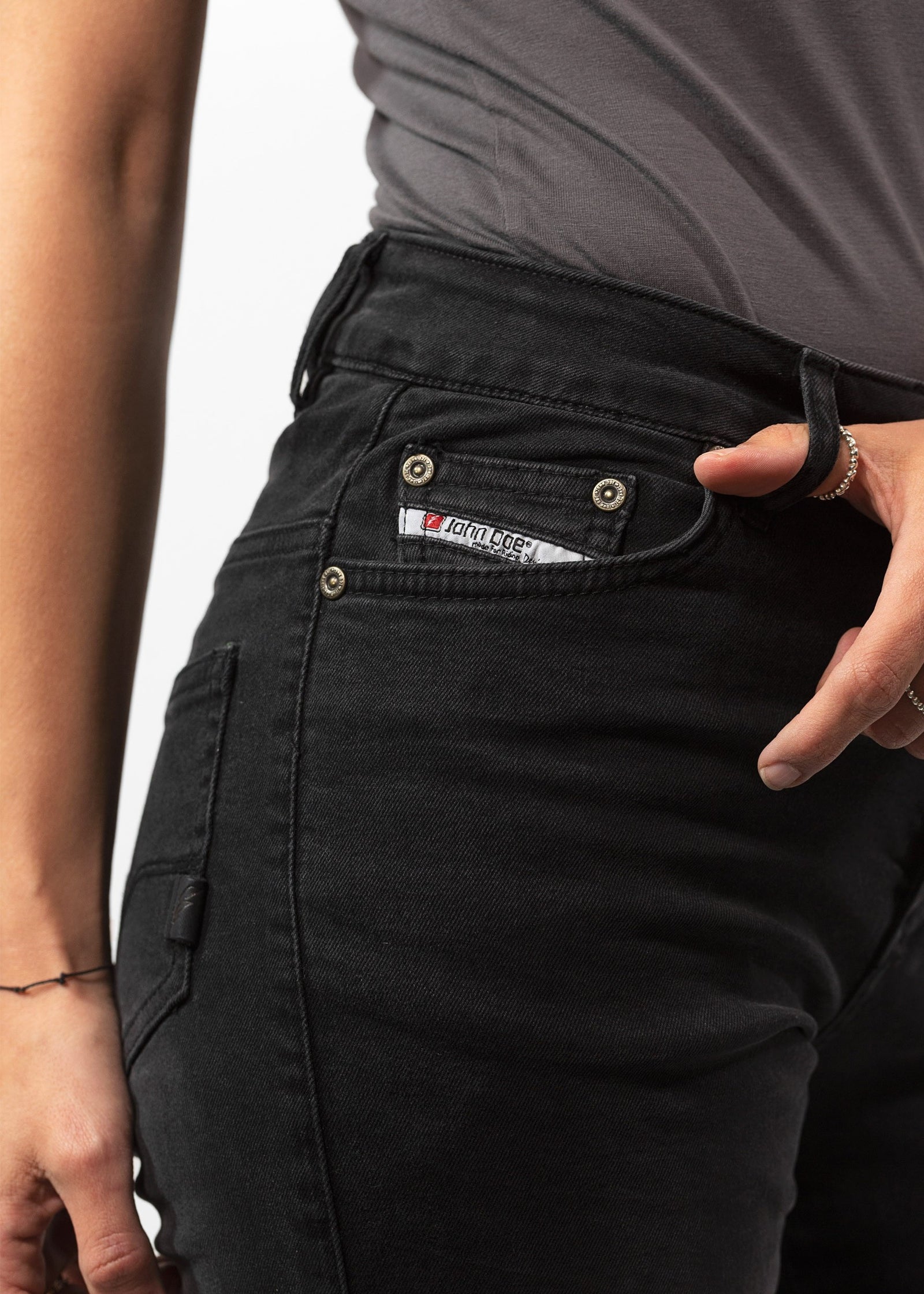 BETTY HIGH | BLACK USED