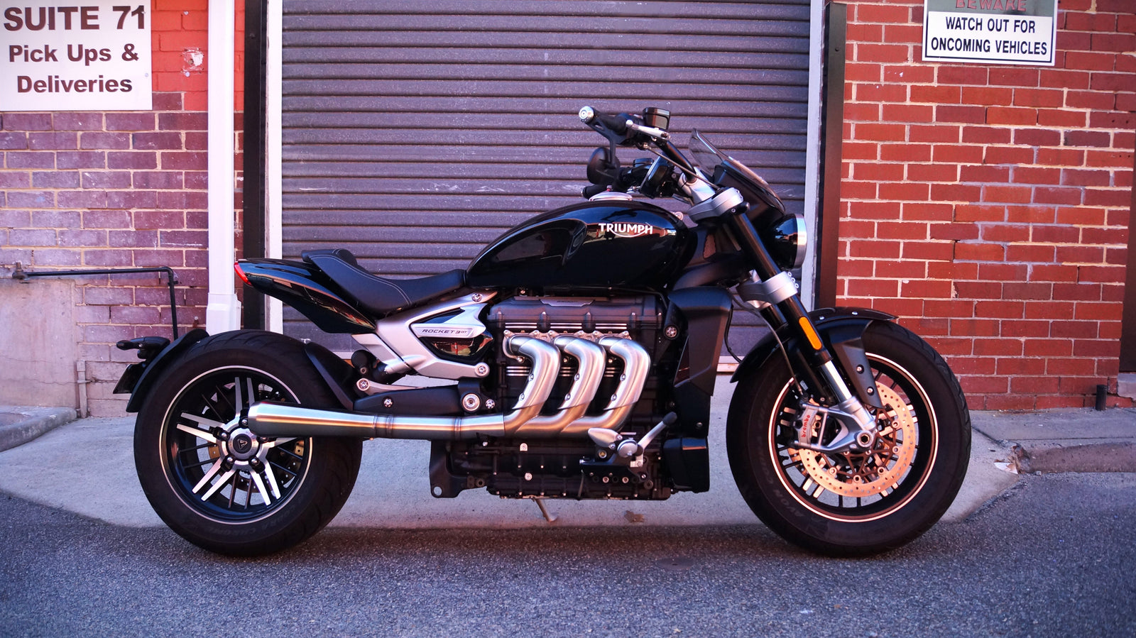 Triumph Rocket 3 - Custom Exhaust