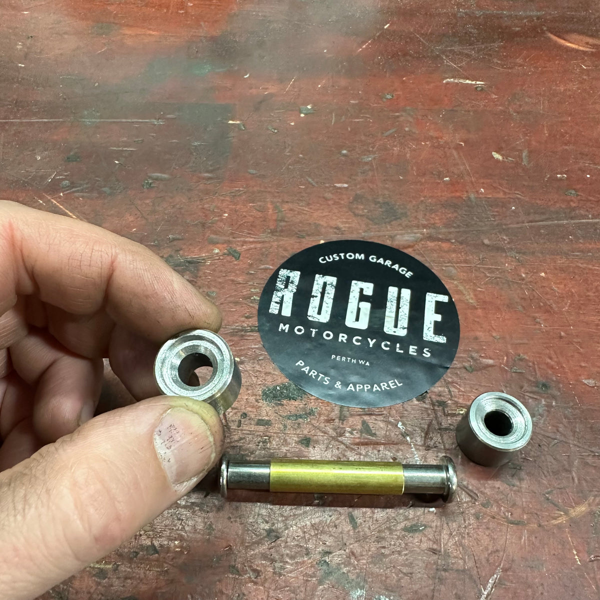 BMW R18 sprung bobber seat kit