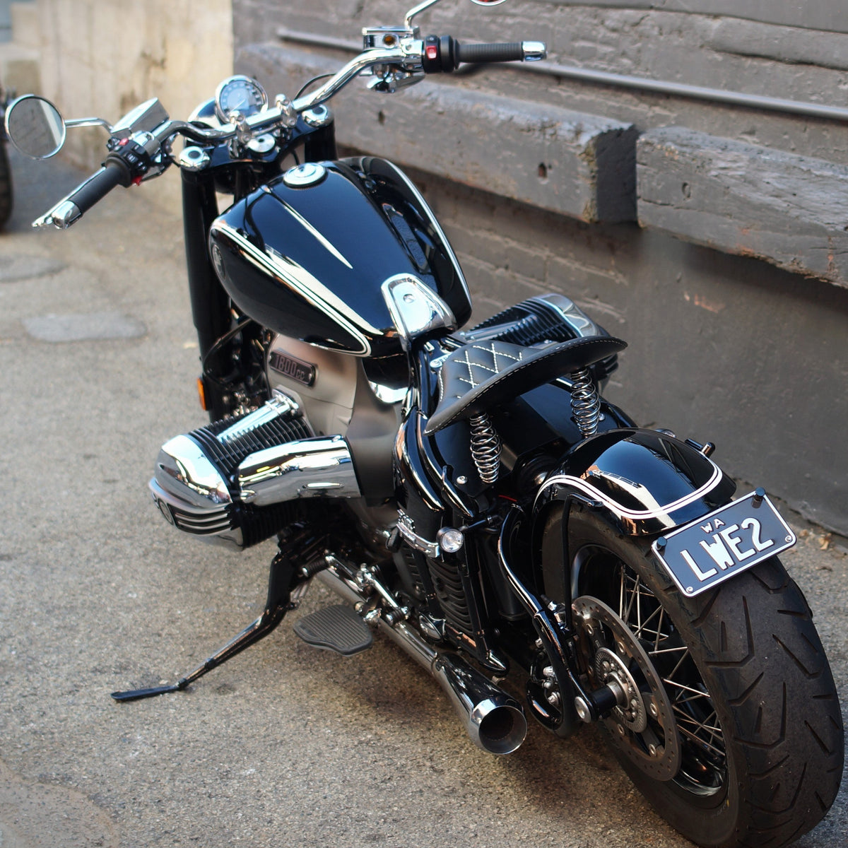 BMW R18 bobber kit spring seat rogue motorcycles