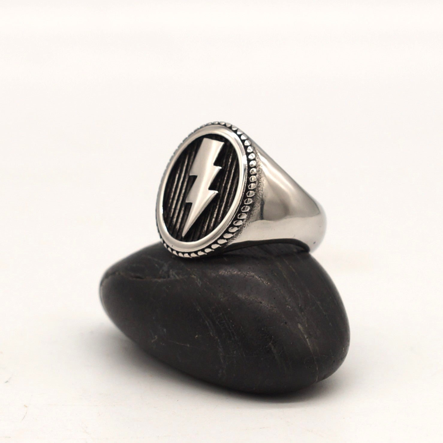 RIDE THE LIGHTNING Ring