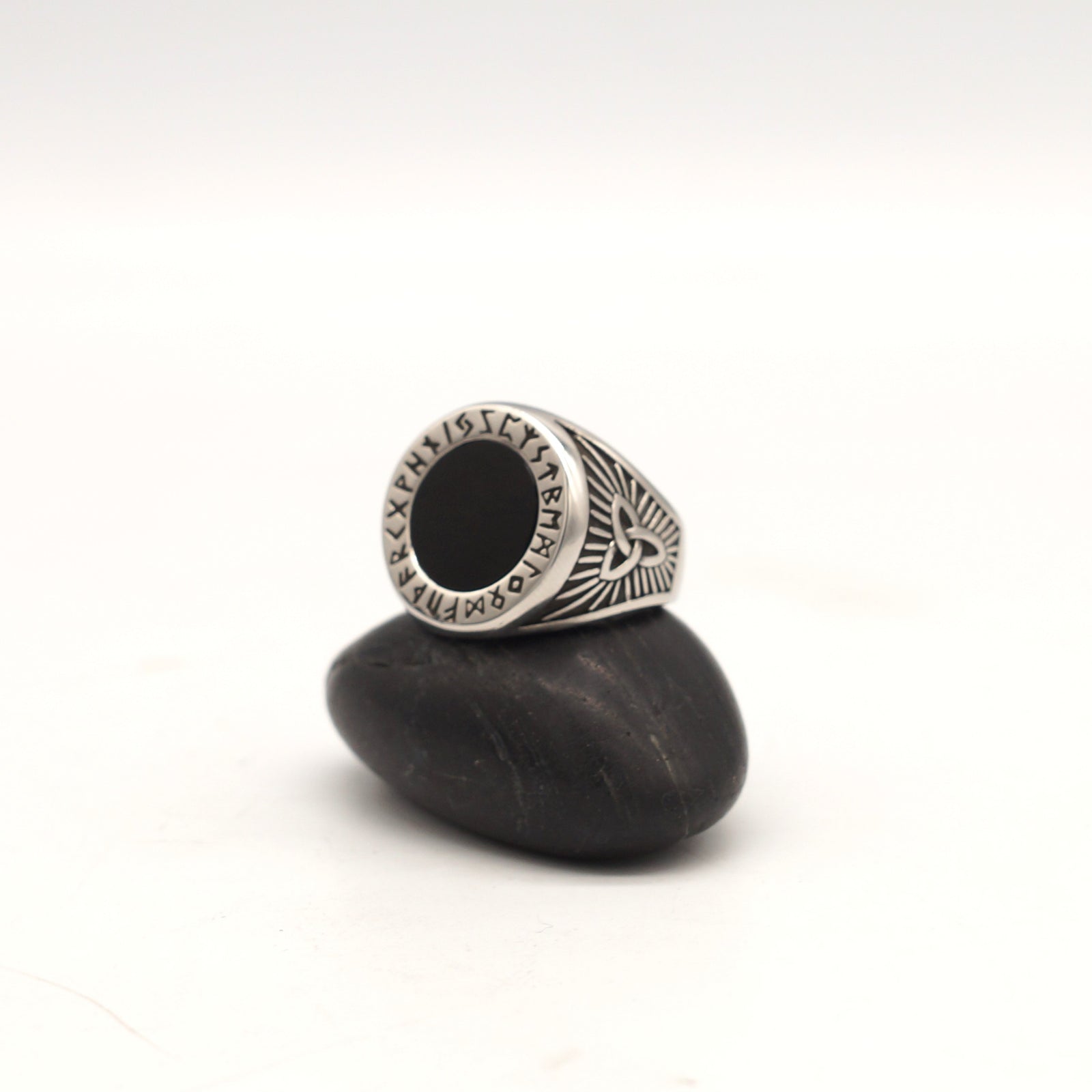 OBSIDIOUS Ring