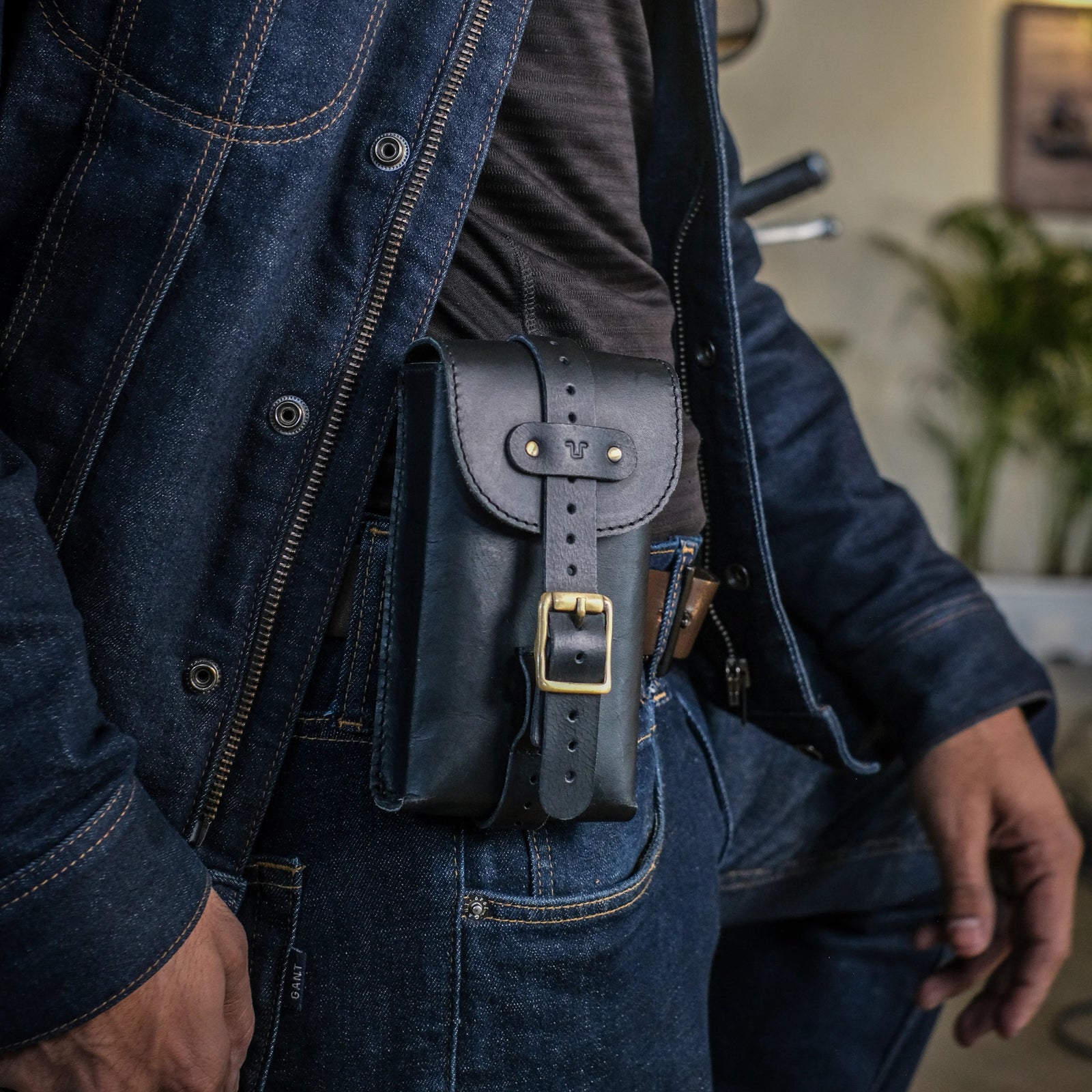 MOTO EXCLUSIVE UTILITY POUCH