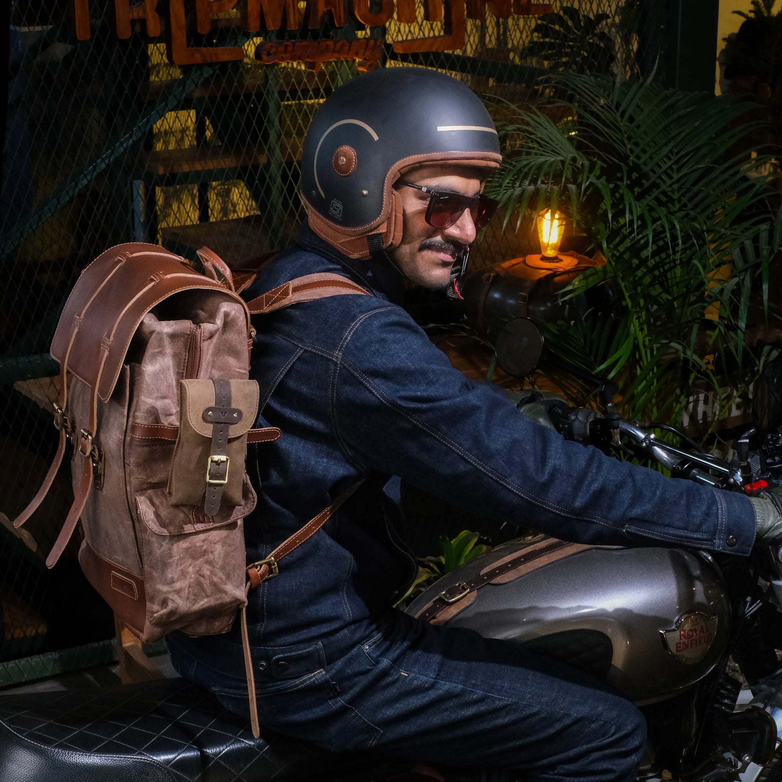 MOTO EXCLUSIVE UTILITY POUCH