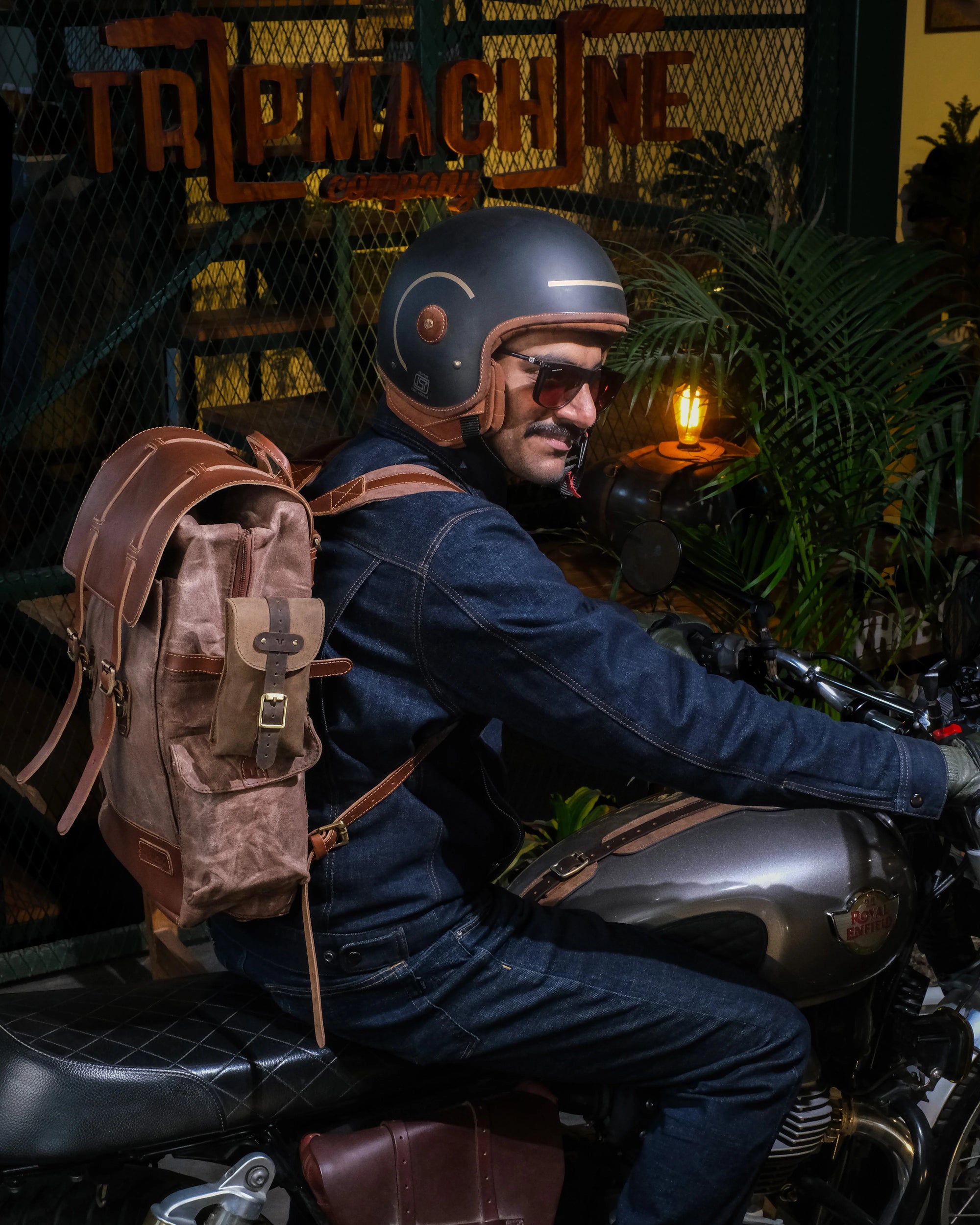 MOTO EXCLUSIVE UTILITY POUCH
