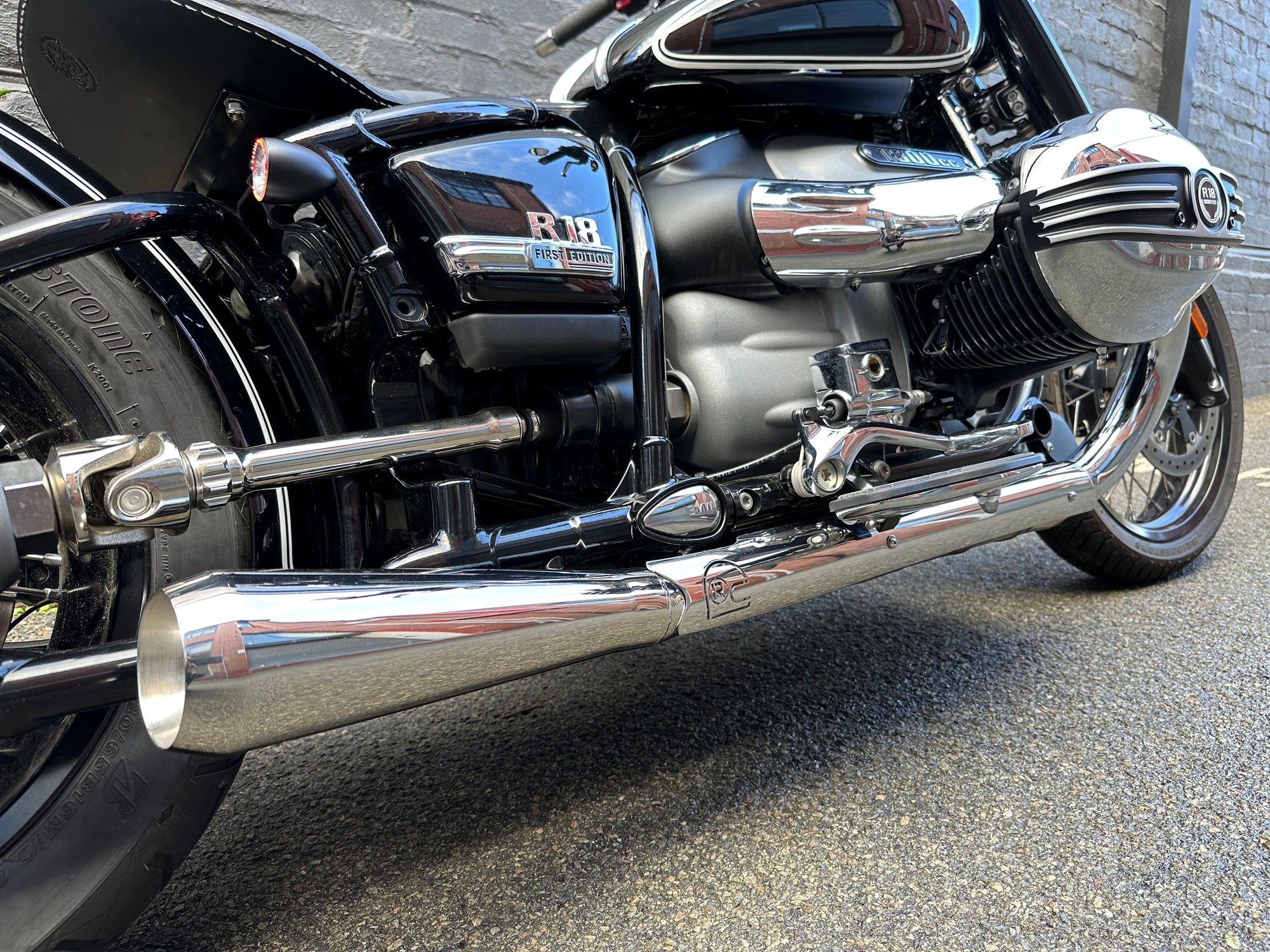 BMW R18 custom exhaust