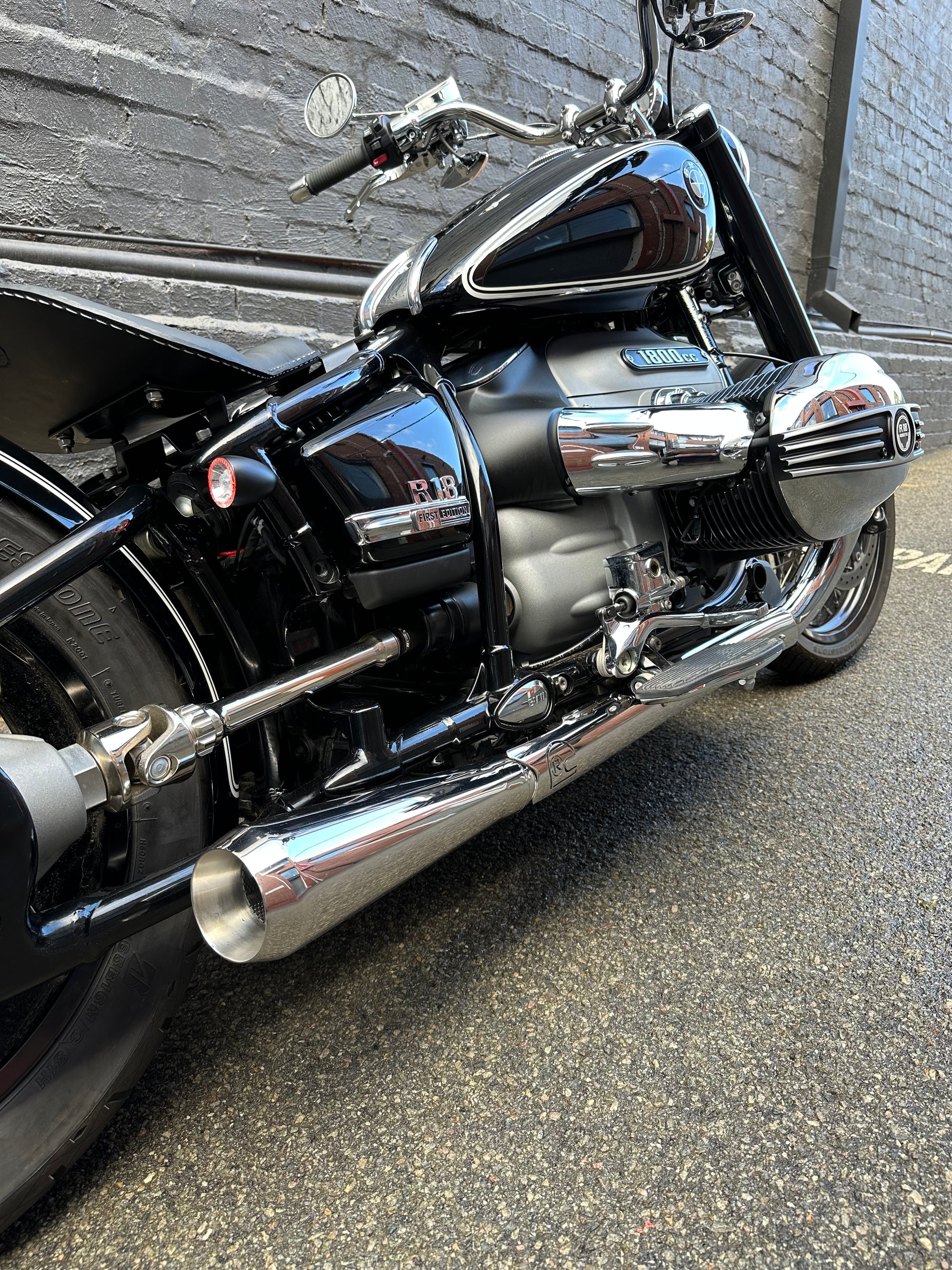BMW R18 custom exhaust