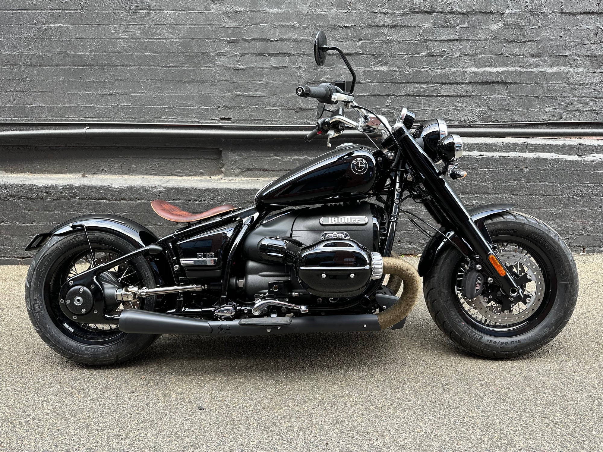 BMW R18 custom exhaust