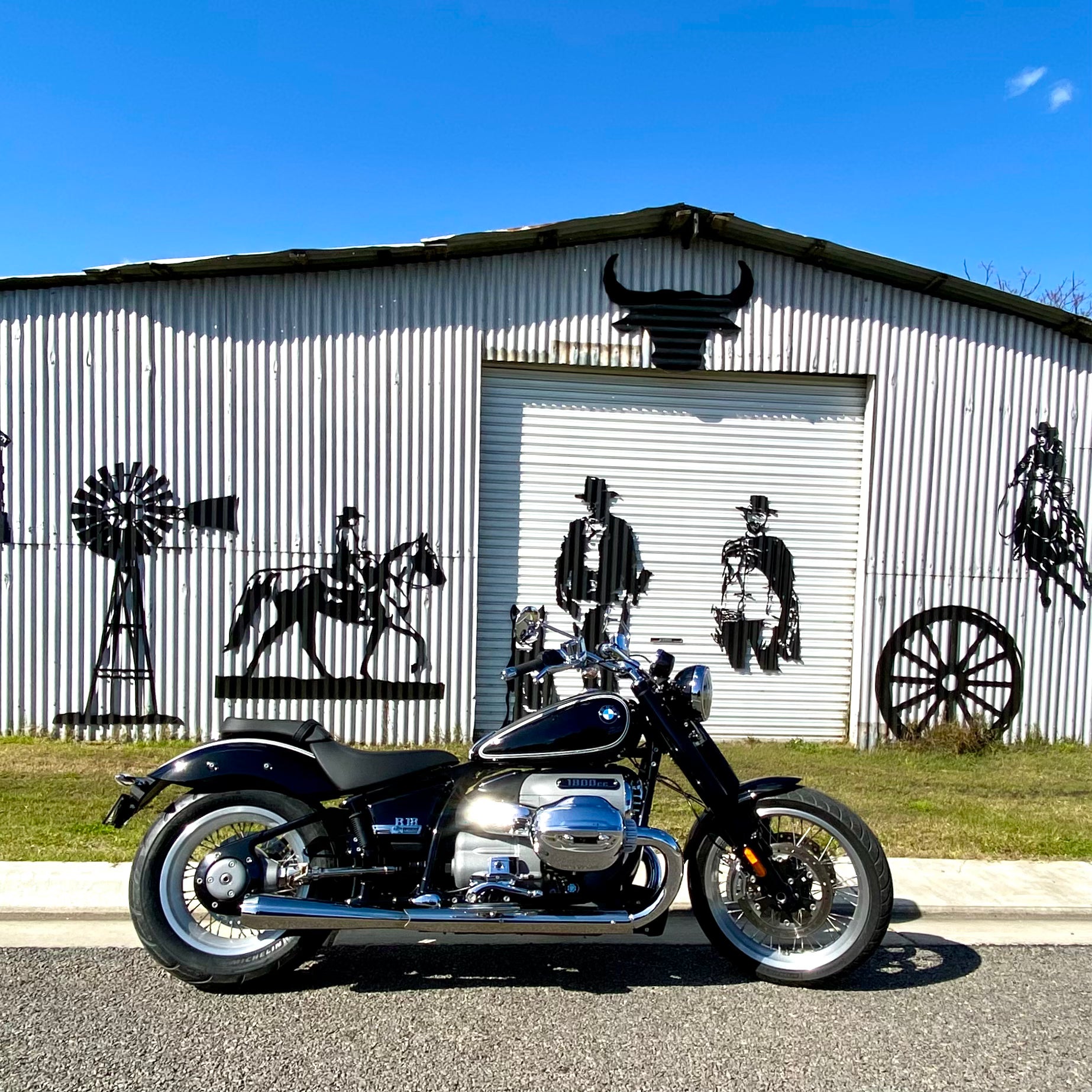 BMW R18 custom exhaust