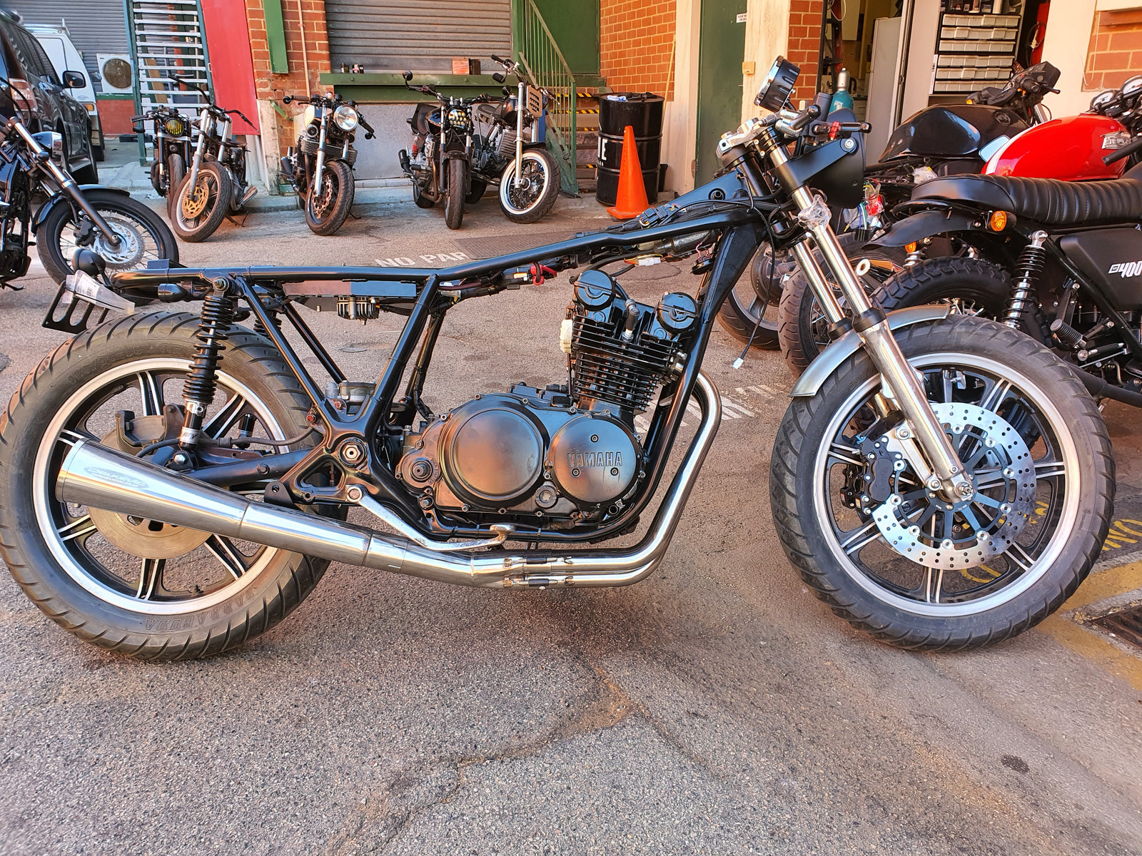 Rogue motorcycles perth australia Big brake kit oversize oversized brakes xs750 yamaha custom caliper calipers