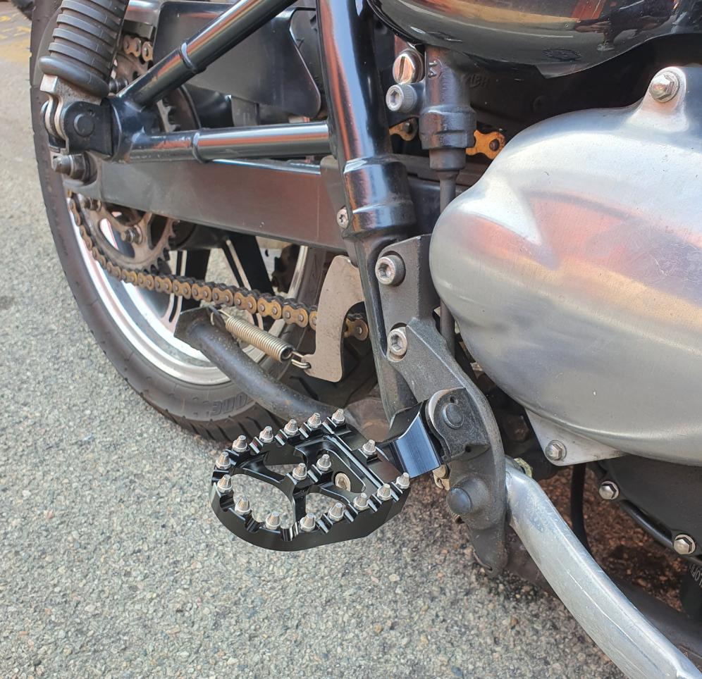 MX style Foot Pegs for Triumph