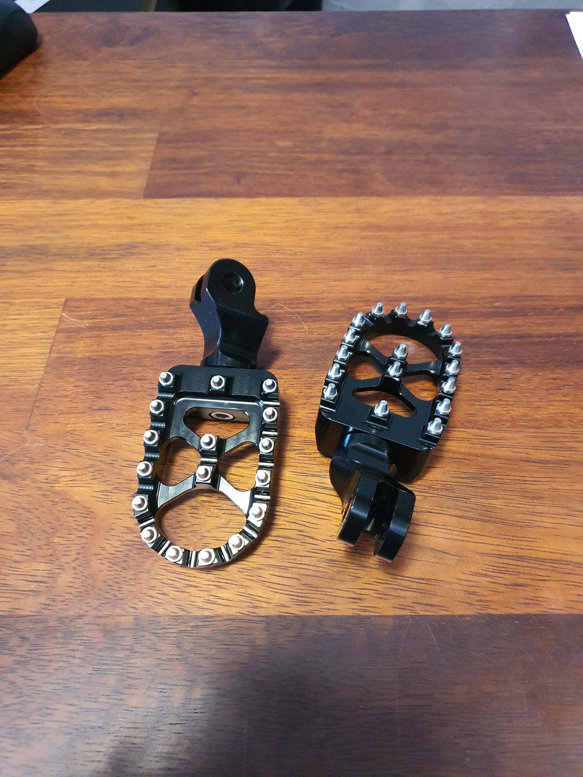 MX style Foot Pegs for Triumph