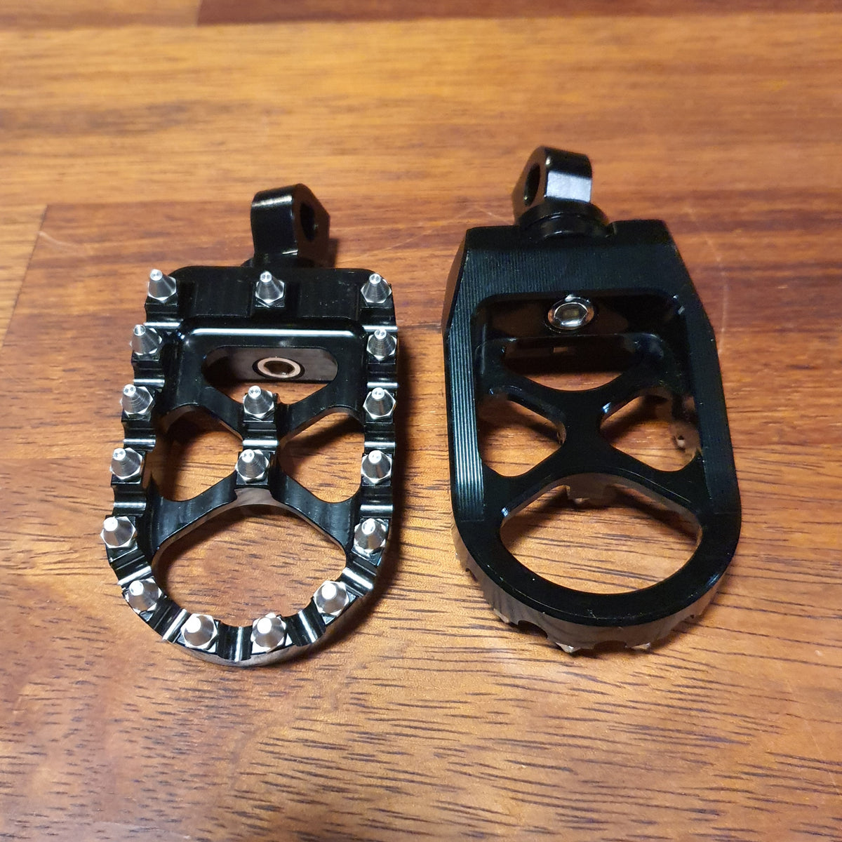 MX Style Front Foot Pegs for H-D