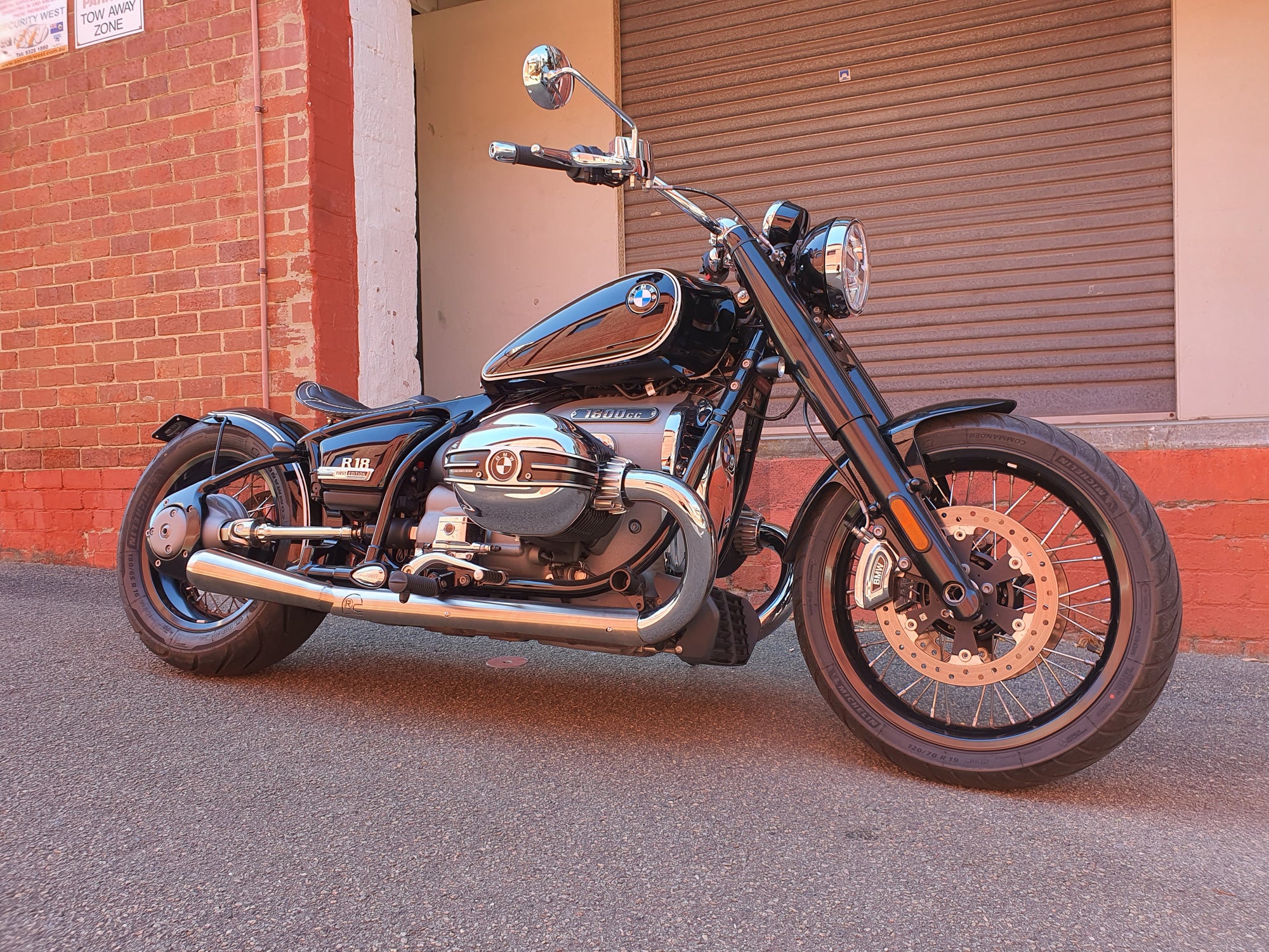 BMW R18 custom exhaust