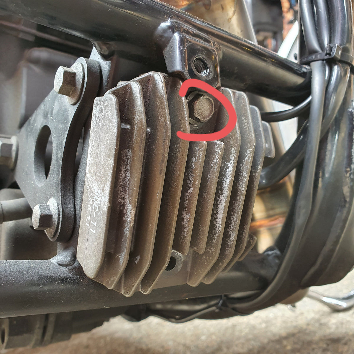 Yamaha XVS650 V-star - Stainless Exhaust "Short Bob"