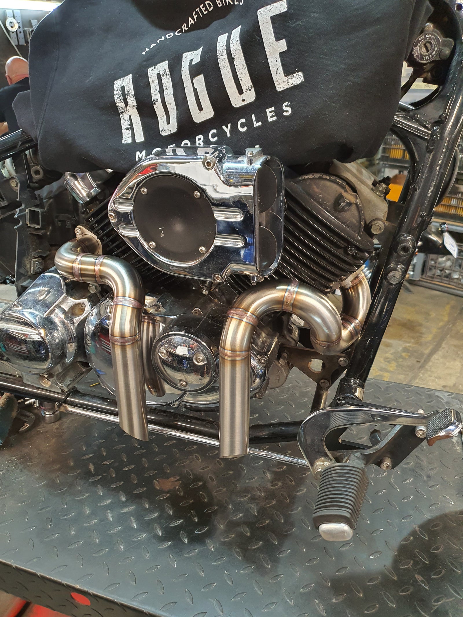 Yamaha XVS650 V-star - Stainless Exhaust "CnB"