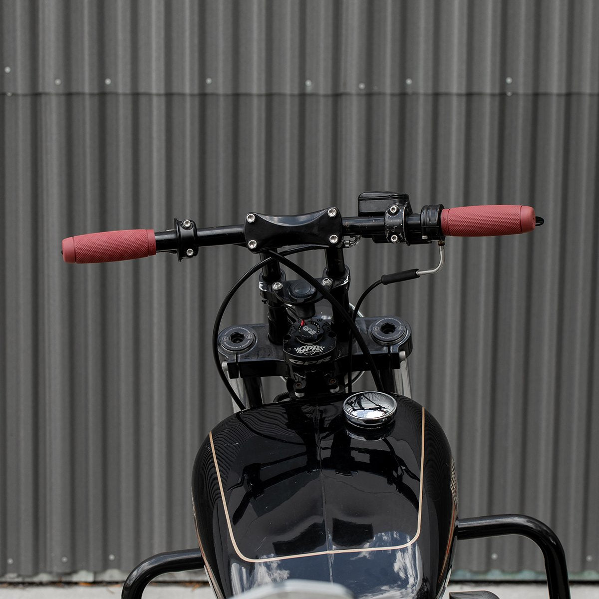 RECOIL GRIPS - OXBLOOD