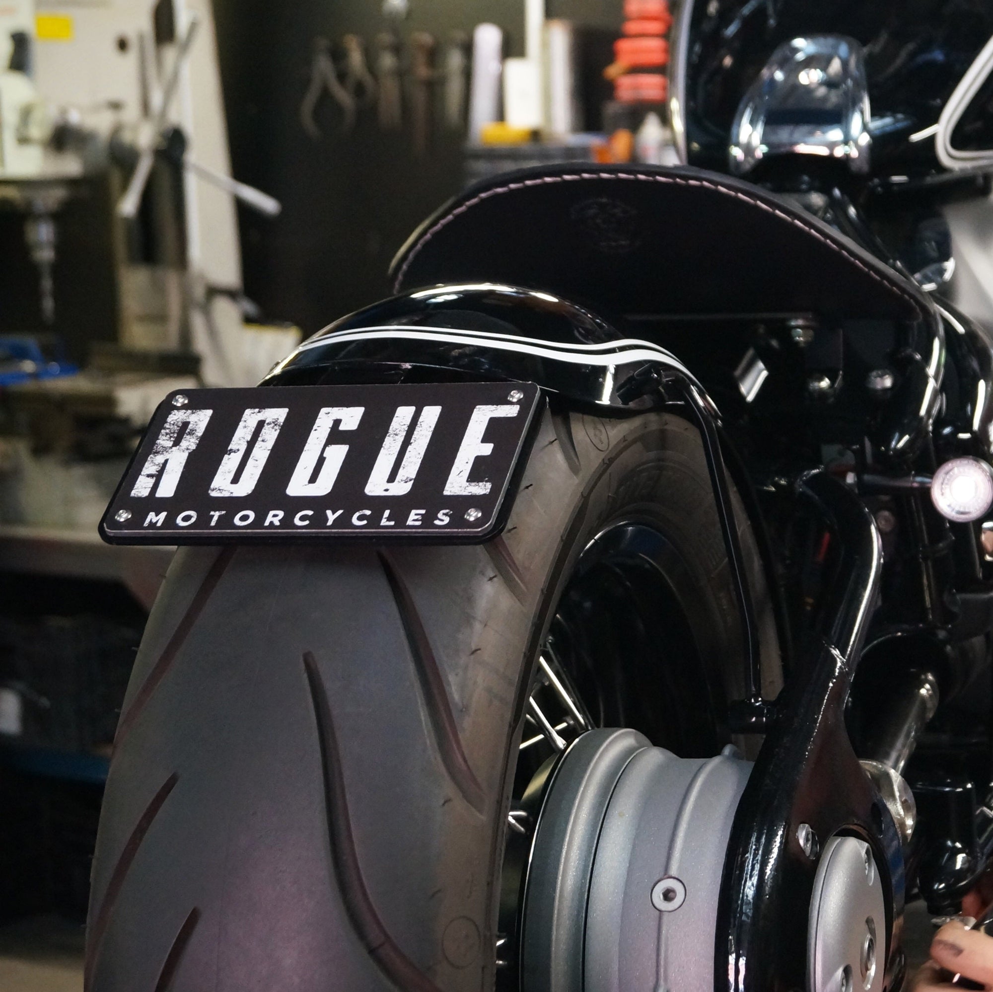 Bmw r18 bobber rogue