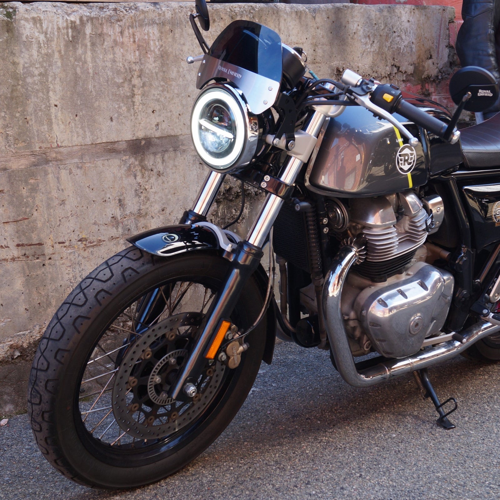 Rogue motorcycles 7" led headlight daytime daymaker h4 custom cafe racer tracker perth australia royal enfield 650