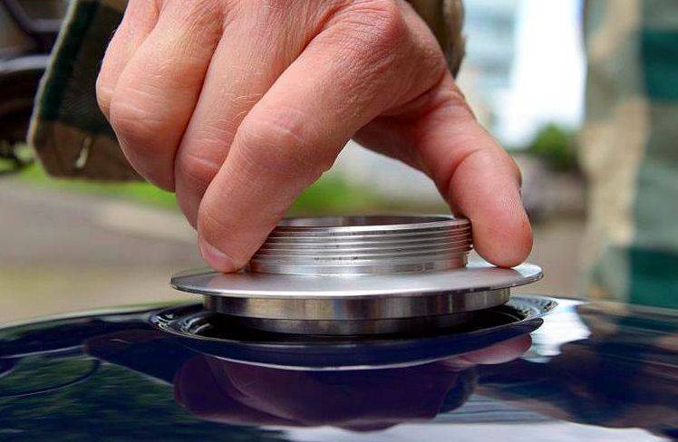 MONZA BMW R-SERIES RV2 CAP WITH POLISHED CAP