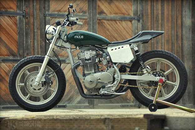 STREET TRACKER SEAT + EXTRA SEAT PANEL