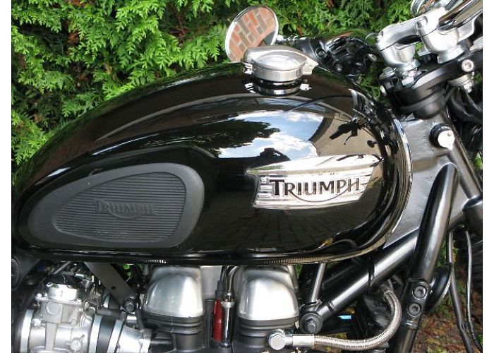 rogue motorcycles fuel cap monza motone custom cafe racer perth australia thruxton bonneville scrambler