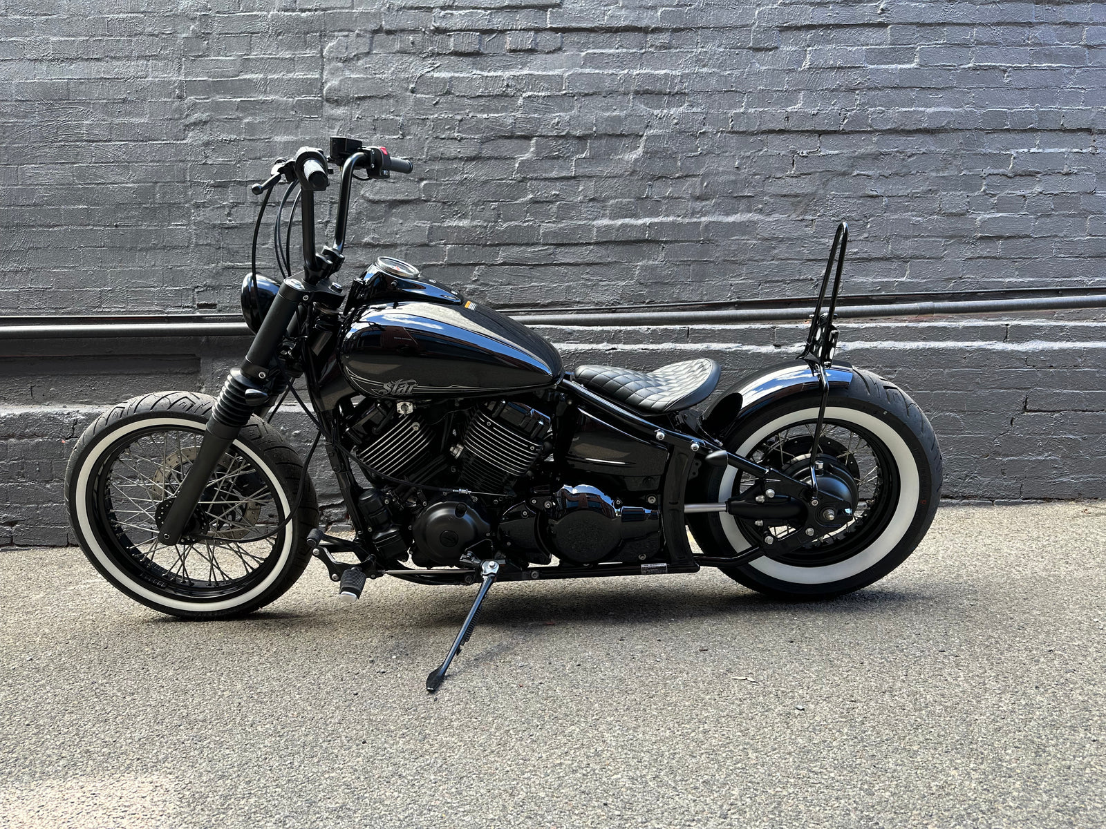 Yamaha XVS650 V-star sissy bar